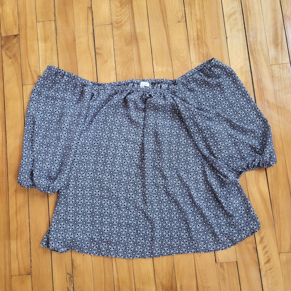 Alex & Lili Off the shoulder puff sleeves top size 1X